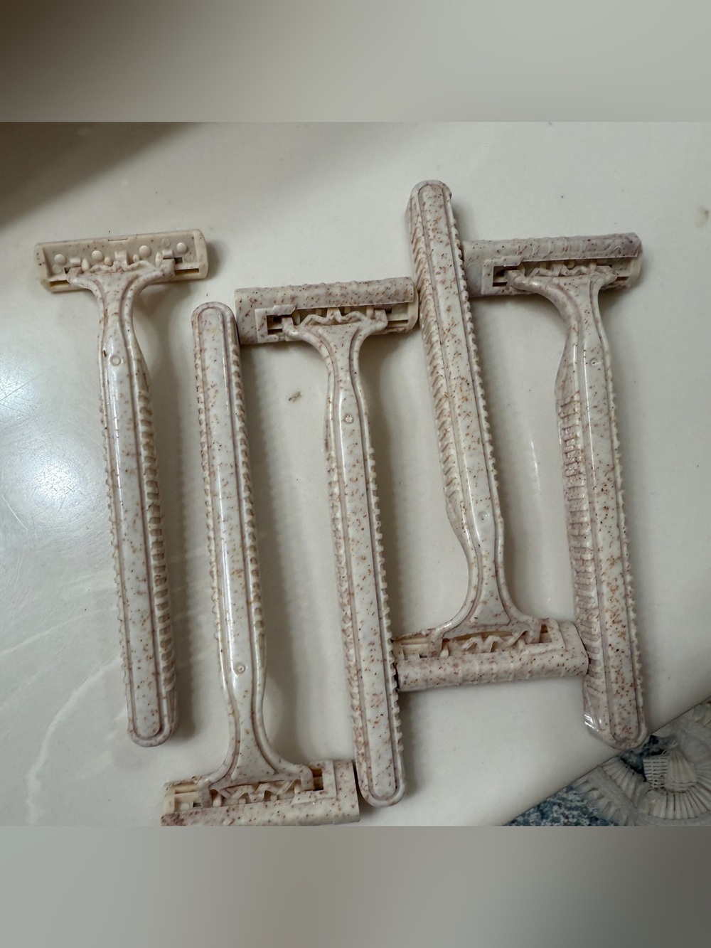 5 Count Single Disposable RAZORS ~ Beige Razor BRAND NEW Lot Of 5 Razors